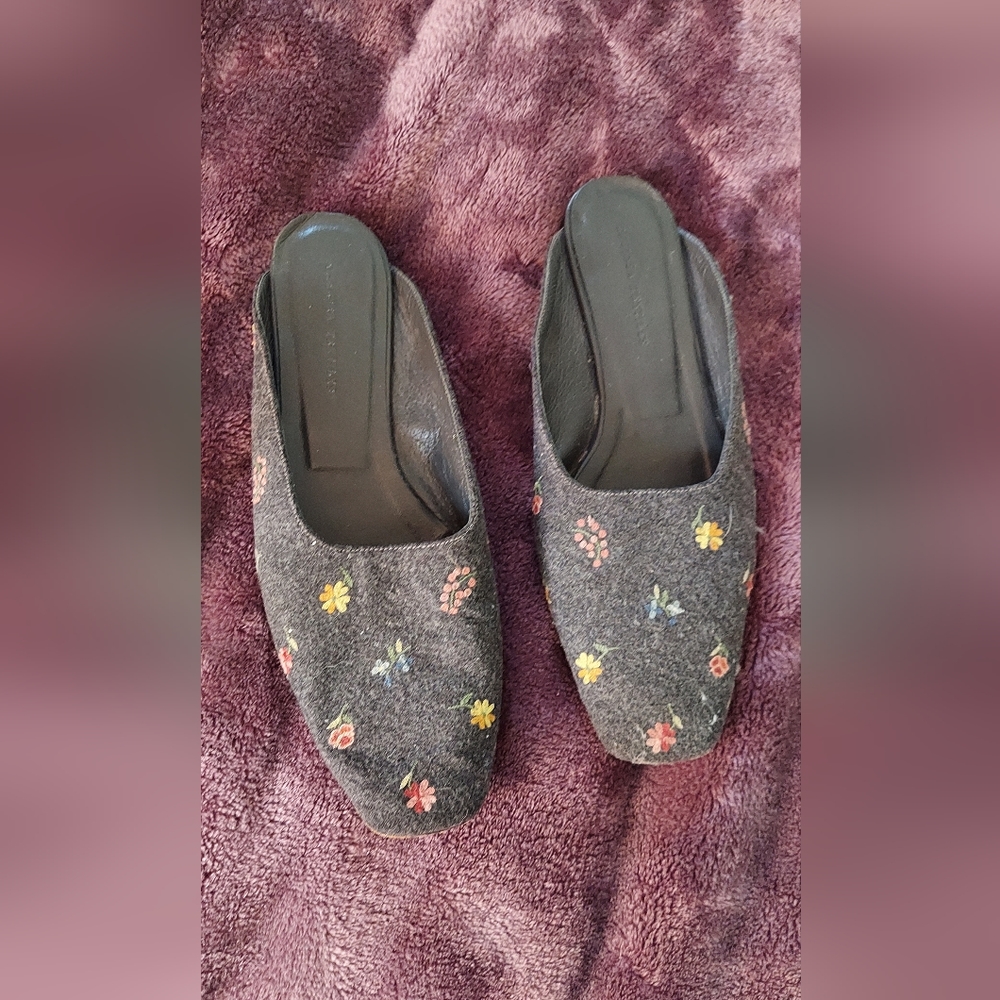 Rare Chelsea Textiles mules